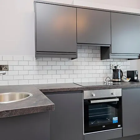 Scenic Marina Getaway