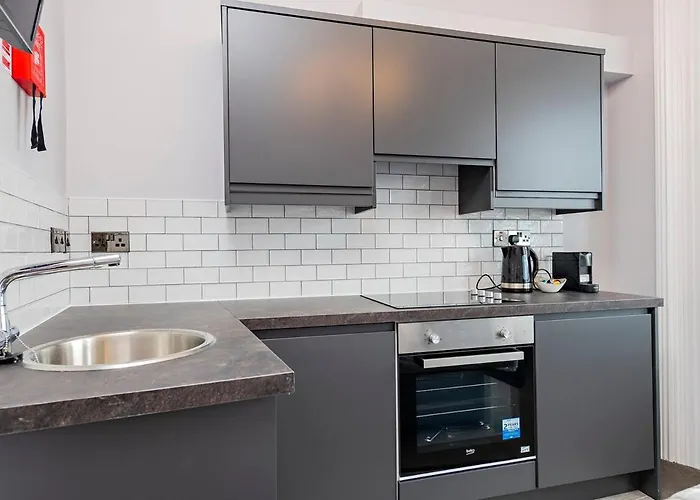 Scenic Marina Getaway