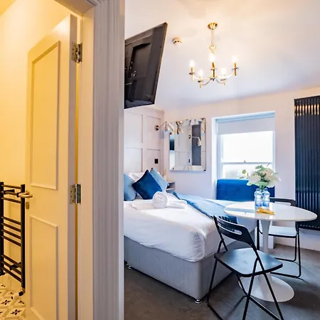Superb With Marina Views 아파트